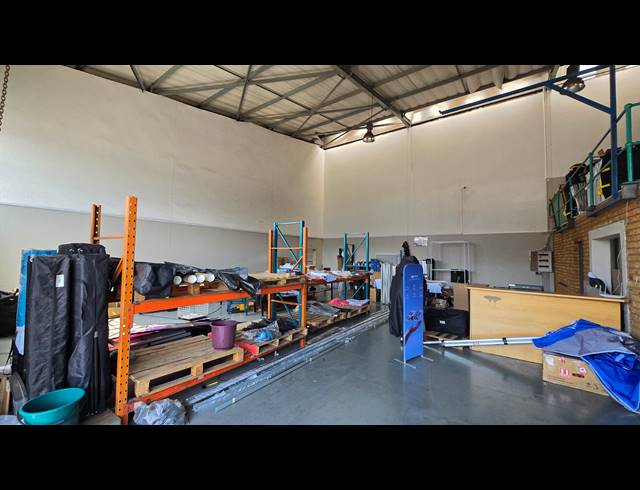 285M² WAREHOUSE TO LET IN SPARTAN